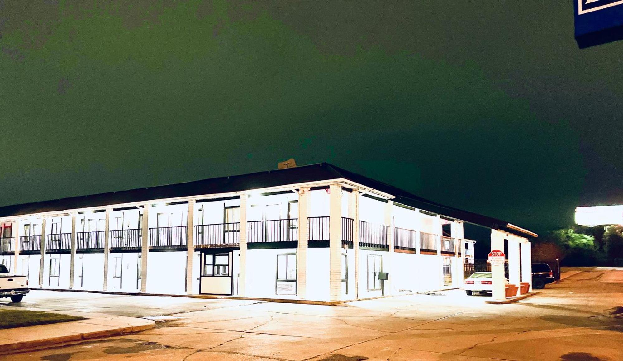 Economy Inn And Suites 털사 외부 사진