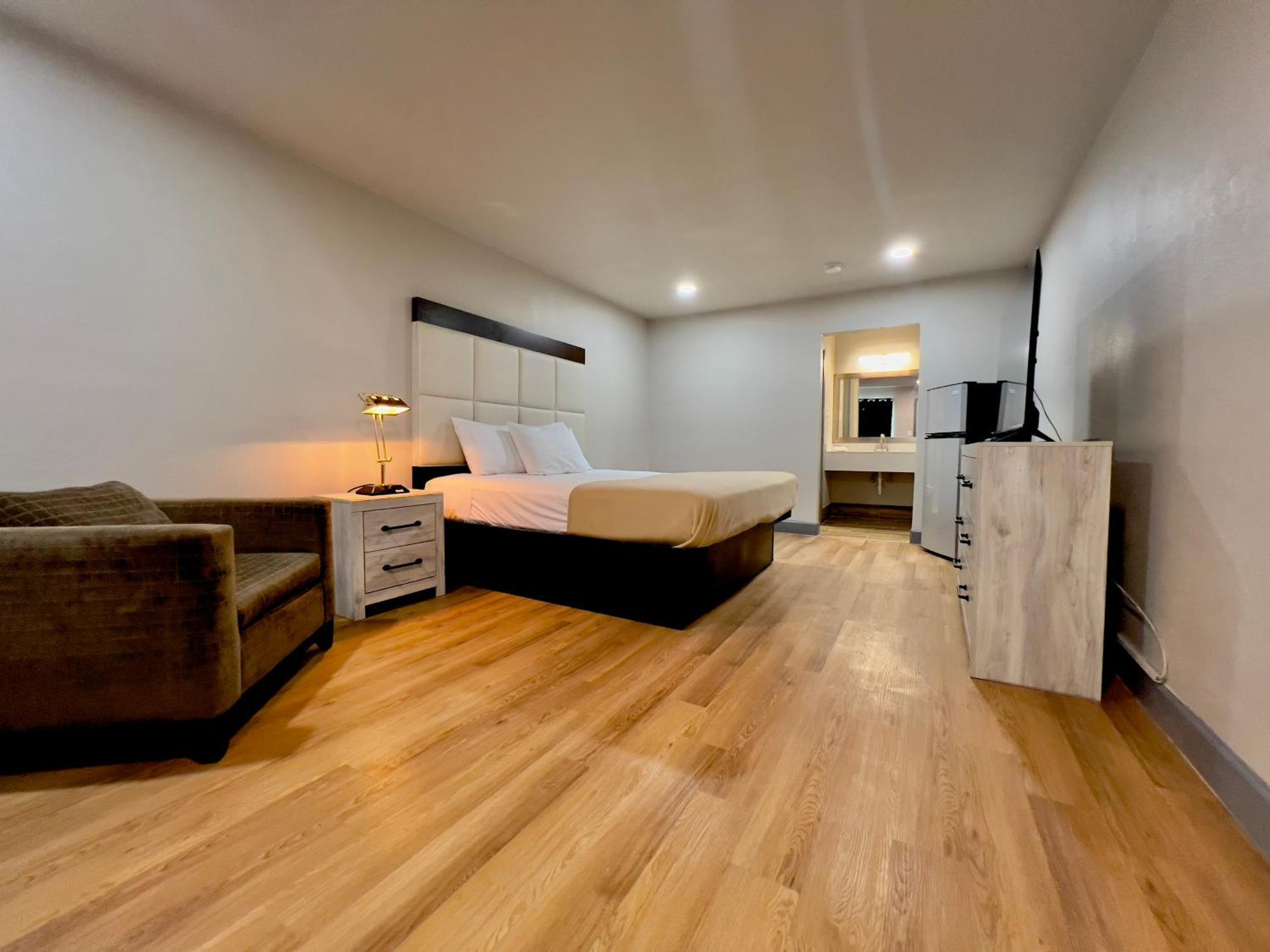 Economy Inn And Suites 털사 외부 사진