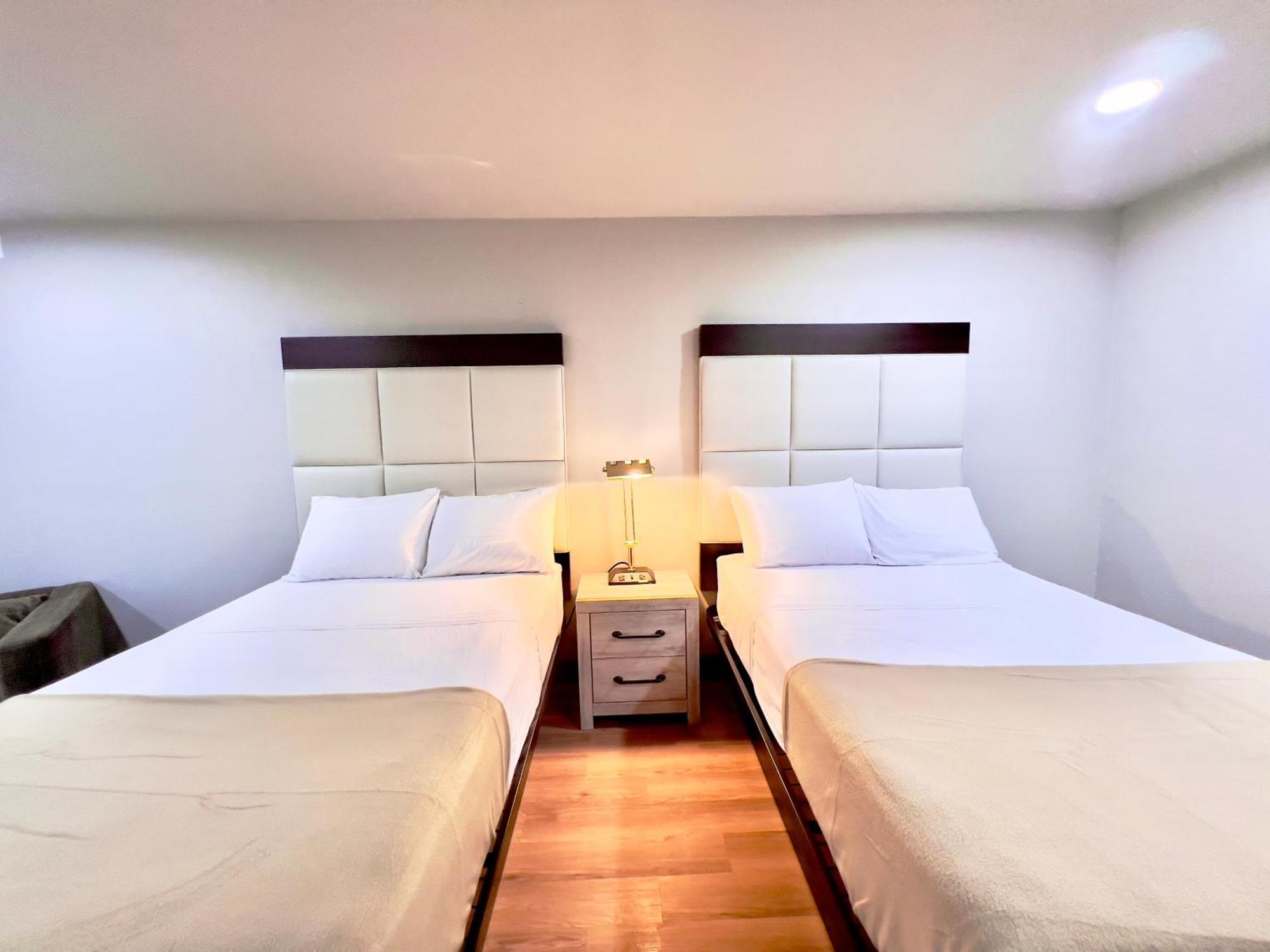 Economy Inn And Suites 털사 외부 사진