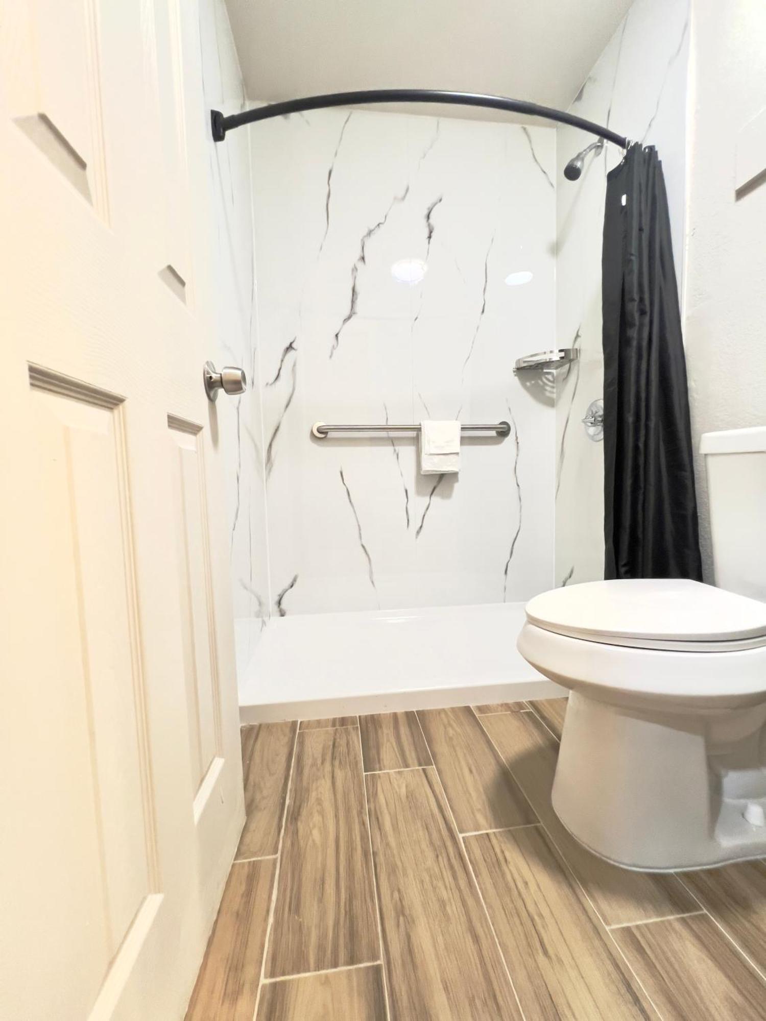 Economy Inn And Suites 털사 외부 사진